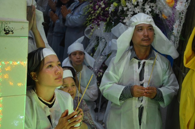 The Founder 's death anniversary at Quang Duc Pagoda and freeing creatures in Can Tho Province