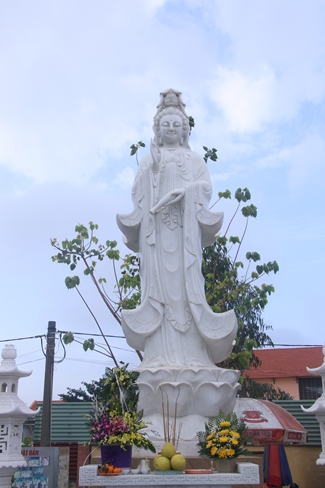 The peaceful retreat at Tieu Dao Pagoda in Quang Ninh.