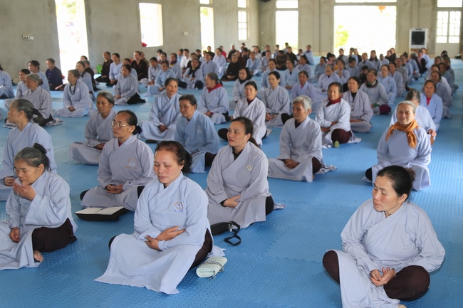 One-day cultivation of reciting the Buddha’s name at Dong Cao Pagoda in Thanh Hoa province