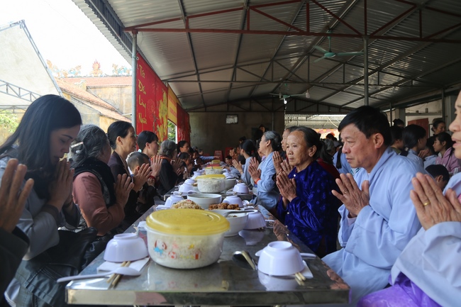 One-day cultivation of reciting the Buddha’s name at Dong Cao Pagoda in Thanh Hoa province