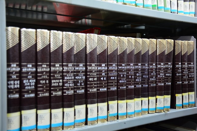 VISITING DONGGUK UNIVERSITY AND PREACHING DHARMA IN NONSAN.