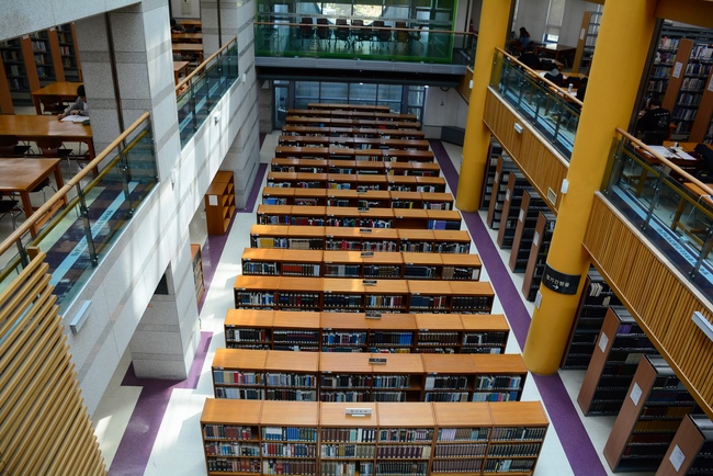 VISITING DONGGUK UNIVERSITY AND PREACHING DHARMA IN NONSAN.