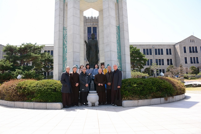 VISITING DONGGUK UNIVERSITY AND PREACHING DHARMA IN NONSAN.