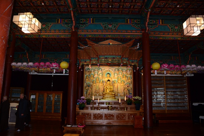 VISITING DONGGUK UNIVERSITY AND PREACHING DHARMA IN NONSAN.