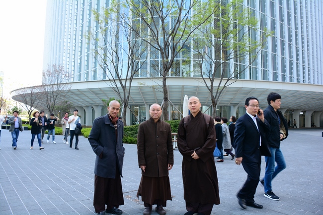 VISITING DONGGUK UNIVERSITY AND PREACHING DHARMA IN NONSAN.