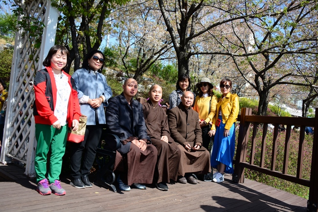 VISITING DONGGUK UNIVERSITY AND PREACHING DHARMA IN NONSAN.