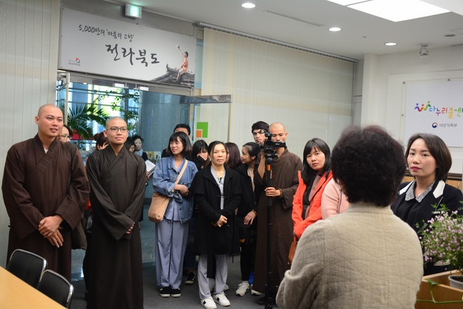 Visiting Temples In The Middle Korea