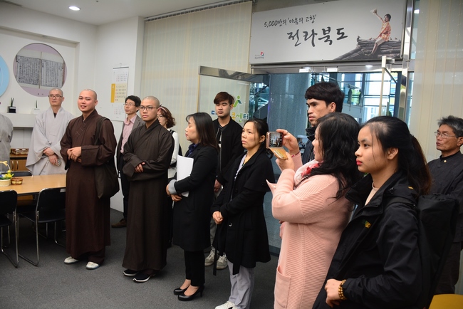 Visiting Temples In The Middle Korea