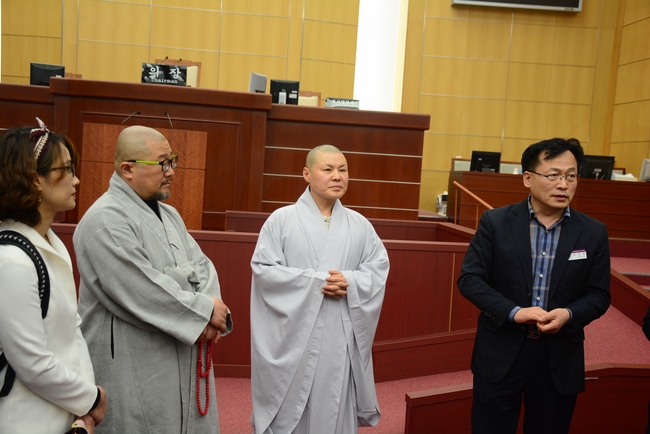 Visiting Temples In The Middle Korea