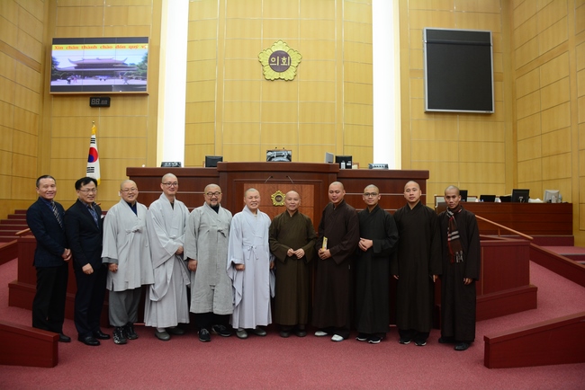 Visiting Temples In The Middle Korea