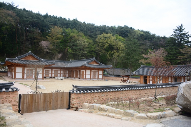 Visiting Temples In The Middle Korea