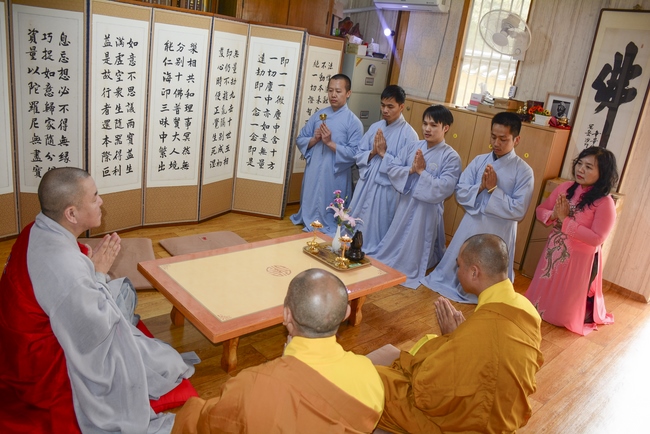 Khoá tu một ngày và lễ Quy Y Tam Bảo