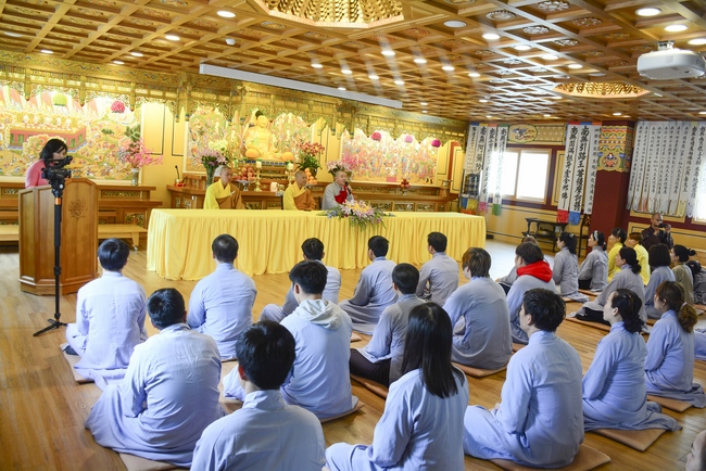 Khoá tu một ngày và lễ Quy Y Tam Bảo