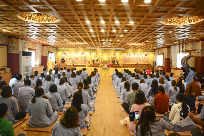 Khoá tu một ngày và lễ Quy Y Tam Bảo