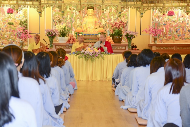 Khoá tu một ngày và lễ Quy Y Tam Bảo