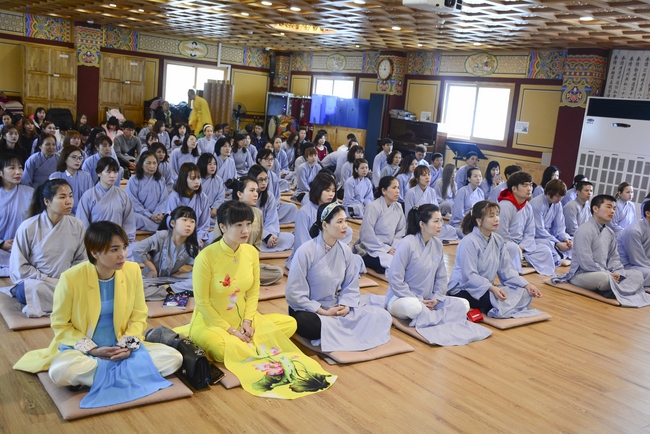 Khoá tu một ngày và lễ Quy Y Tam Bảo