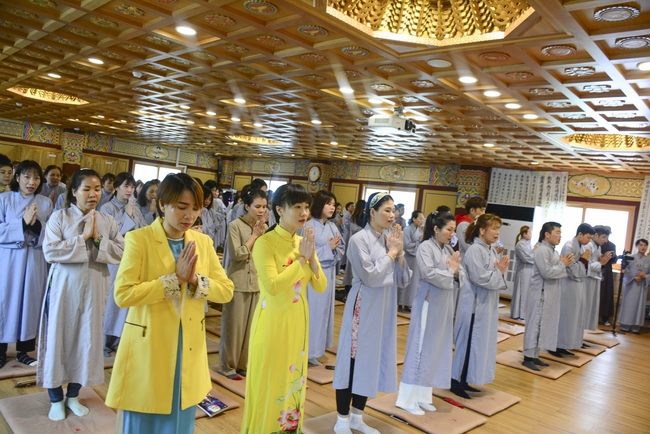 Khoá tu một ngày và lễ Quy Y Tam Bảo