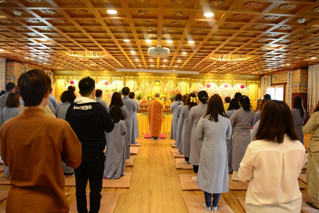 Khoá tu một ngày và lễ Quy Y Tam Bảo