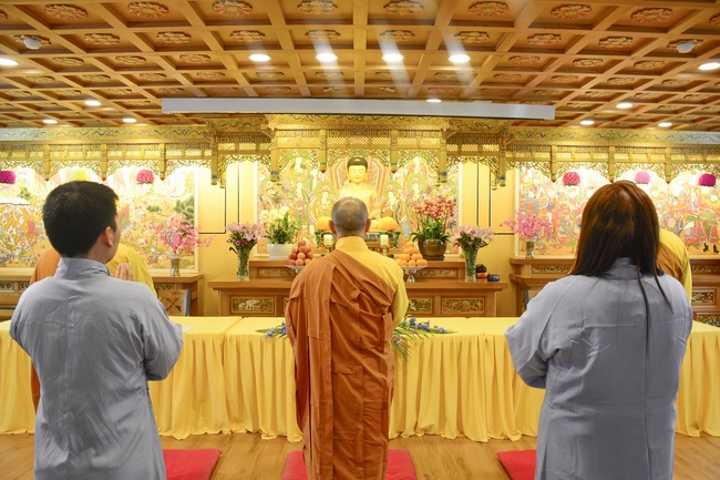 Khoá tu một ngày và lễ Quy Y Tam Bảo