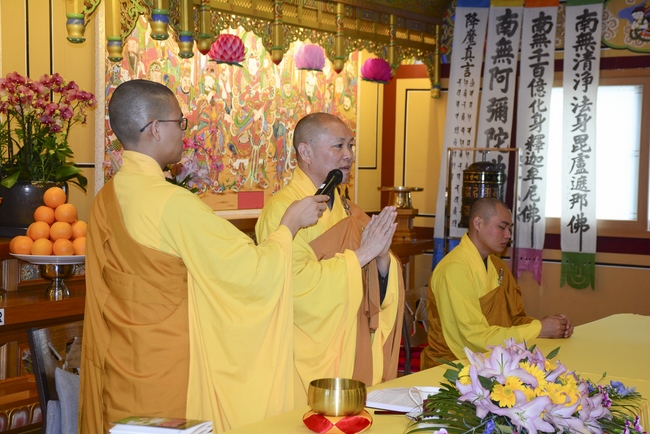 Khoá tu một ngày và lễ Quy Y Tam Bảo