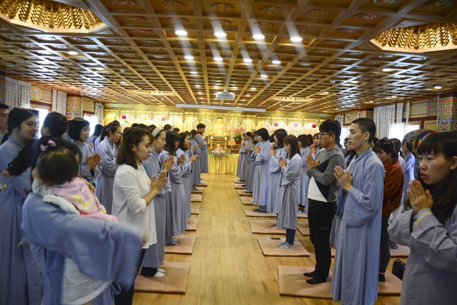 Khoá tu một ngày và lễ Quy Y Tam Bảo