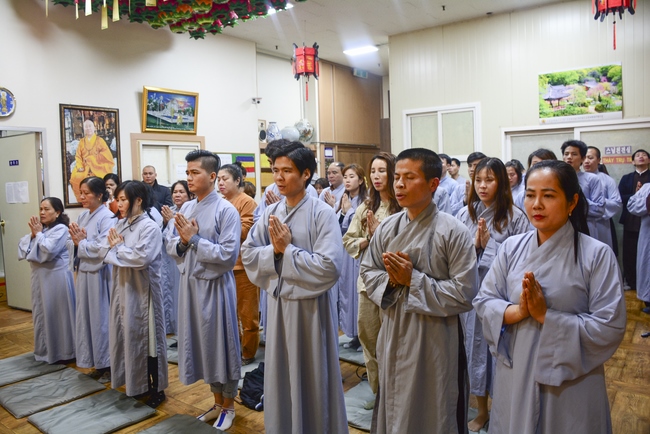 Khoá tu một ngày và lễ Quy Y Tam Bảo