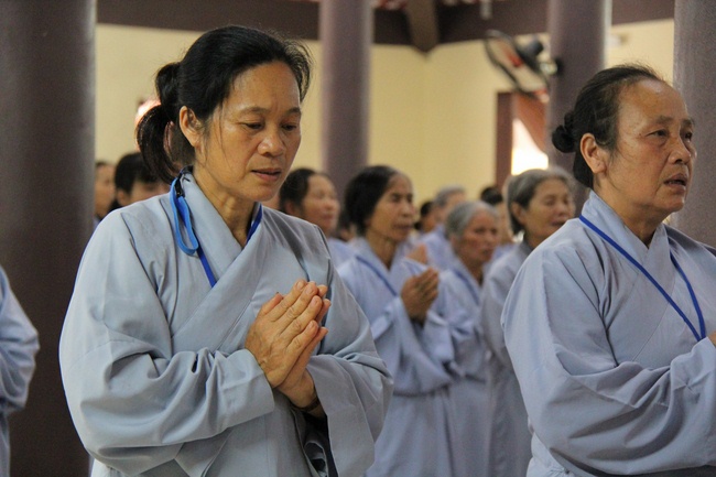 The Retreat of Eight Precepts in 3 days and 2 nights at Hoa Phuc Pagoda