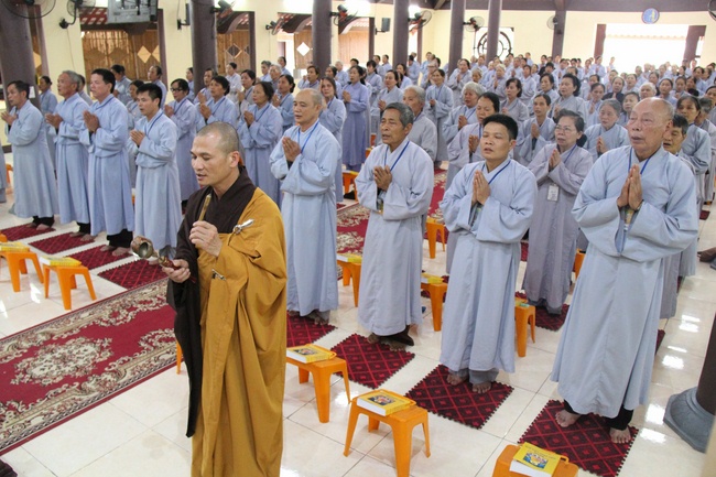 The Retreat of Eight Precepts in 3 days and 2 nights at Hoa Phuc Pagoda