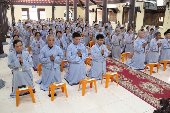 The Retreat of Eight Precepts in 3 days and 2 nights at Hoa Phuc Pagoda