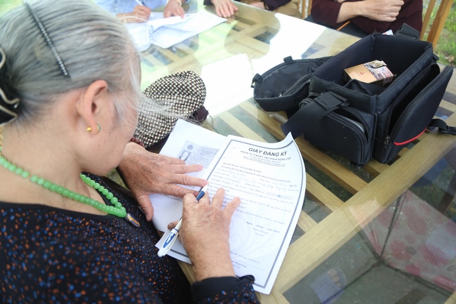 The first day of seven days retreat “Learning  the Buddha’s conduct”