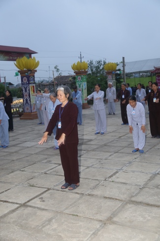 The first day of seven days retreat “Learning  the Buddha’s conduct”