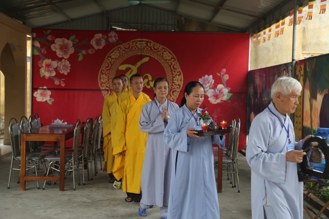The first day of seven days retreat “Learning  the Buddha’s conduct”