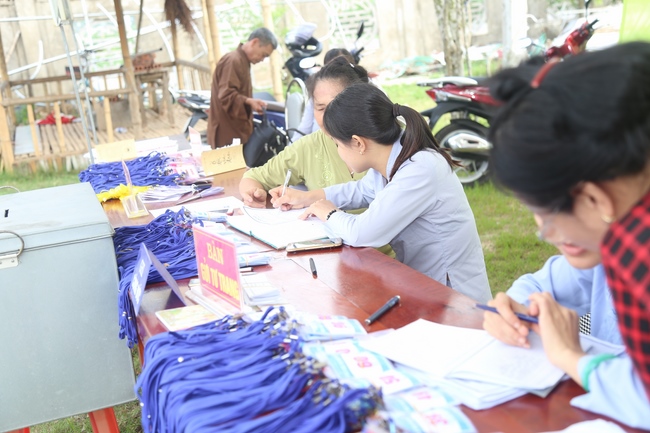 The first day of seven days retreat “Learning  the Buddha’s conduct”