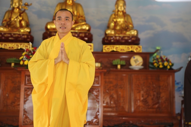 The first day of seven days retreat “Learning  the Buddha’s conduct”