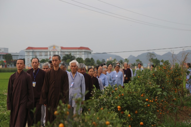 The second day of seven-day retreat “Learning  following the Buddha’s teachings”