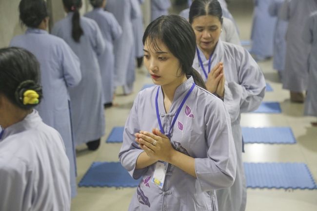 The second day of seven-day retreat “Learning  following the Buddha’s teachings”