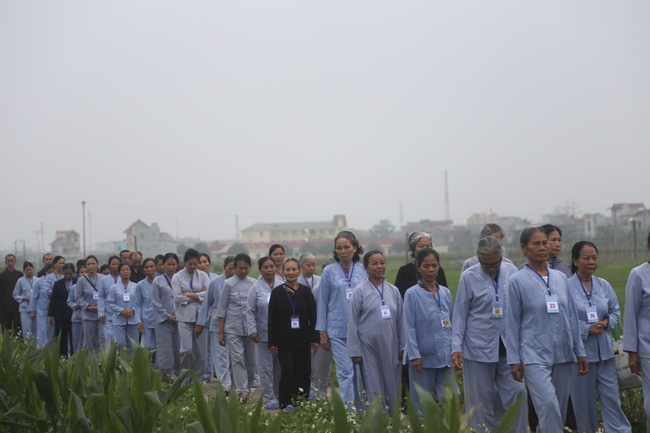 The third day of seven-day retreat “Learning  the Buddha’s conduct