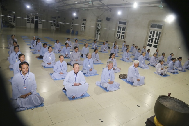 The third day of seven-day retreat “Learning  the Buddha’s conduct