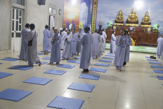 The third day of seven-day retreat “Learning  the Buddha’s conduct