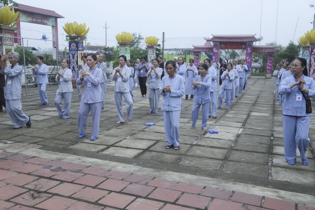 The third day of seven-day retreat “Learning  the Buddha’s conduct
