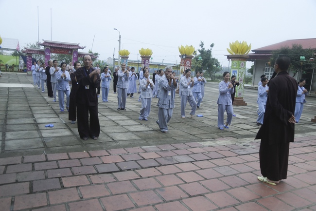 The third day of seven-day retreat “Learning  the Buddha’s conduct