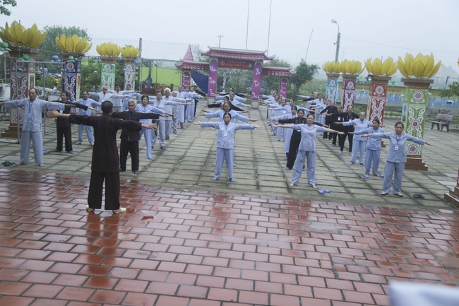 The fourth day of the Seven-Day Retreat “Learning  the Buddha’s conduct”