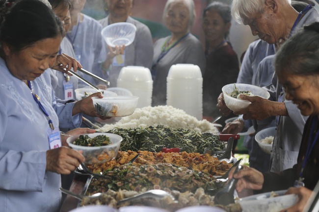 The fourth day of the Seven-Day Retreat “Learning  the Buddha’s conduct”