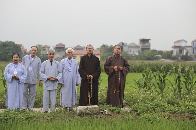 The fourth day of the Seven-Day Retreat “Learning  the Buddha’s conduct”