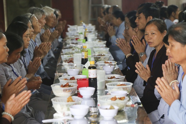 The fourth day of the Seven-Day Retreat “Learning  the Buddha’s conduct”