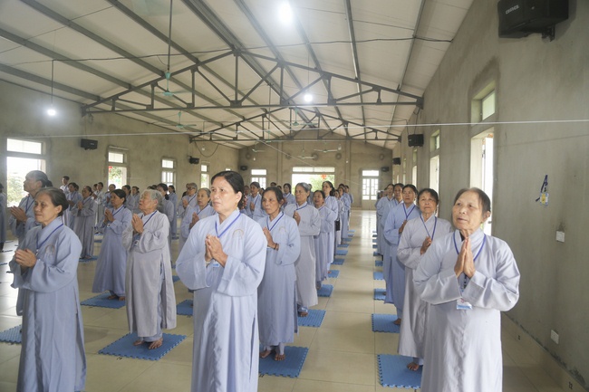 The fourth day of the Seven-Day Retreat “Learning  the Buddha’s conduct”
