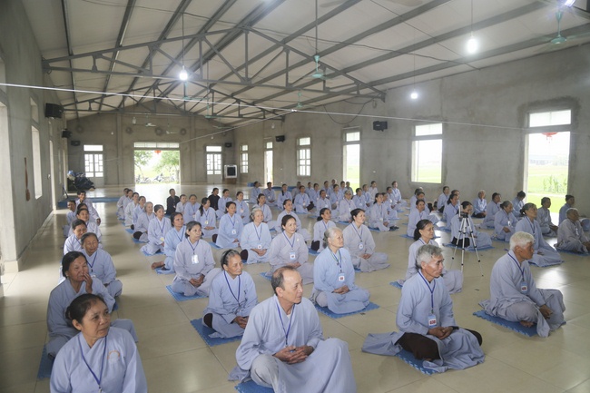 The fourth day of the Seven-Day Retreat “Learning  the Buddha’s conduct”