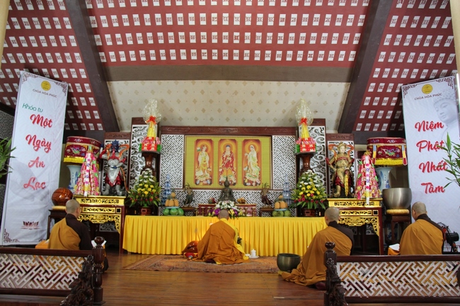 Khóa tu “Một ngày an lạc và lễ Ngũ Bách danh” tại chùa Hòa Phúc