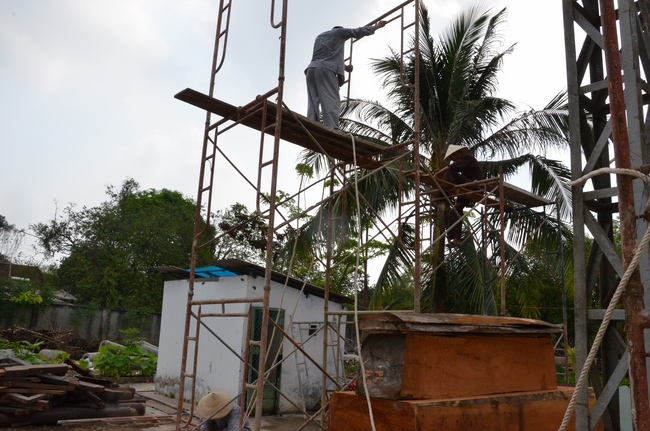 “Offering for the Buddha‘s statue sculpture”