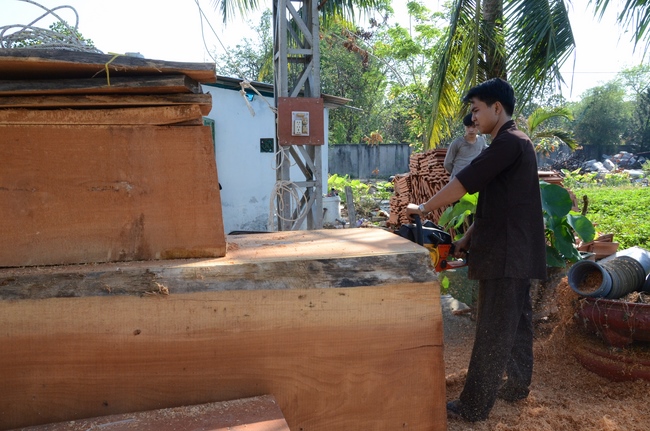 “Offering for the Buddha‘s statue sculpture”